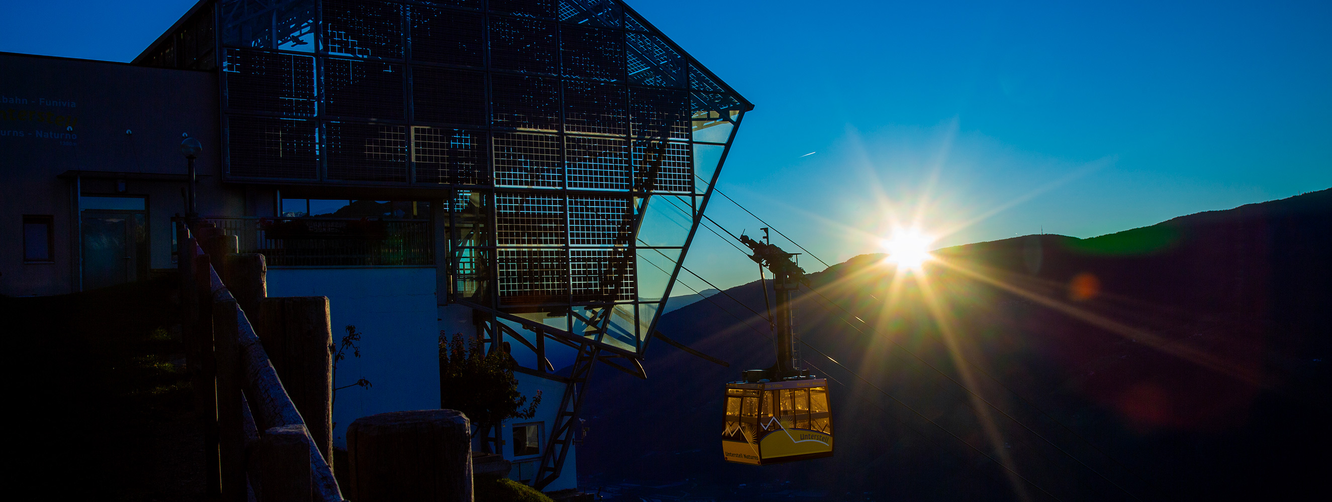 Seilbahn Unterstell im Thermaldorf Naturns bei Meran in Südtirol