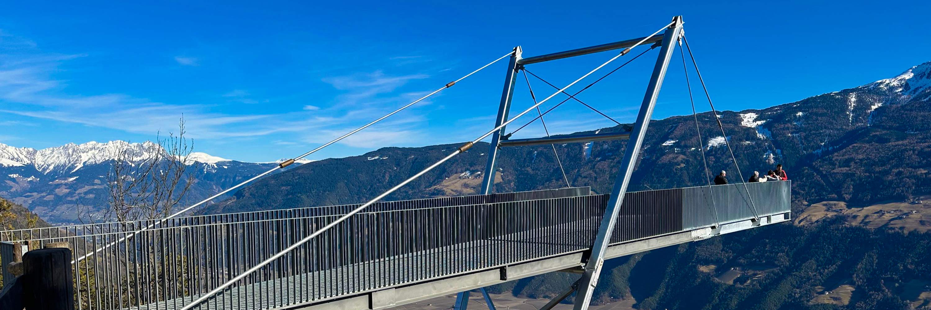 Piattaforma panoramica della funivia Unterstell nel villaggio termale di Naturno vicino a Merano in Alto Adige